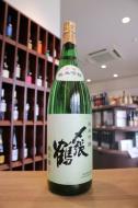〆張鶴　純米吟醸　越淡麗　1800ml